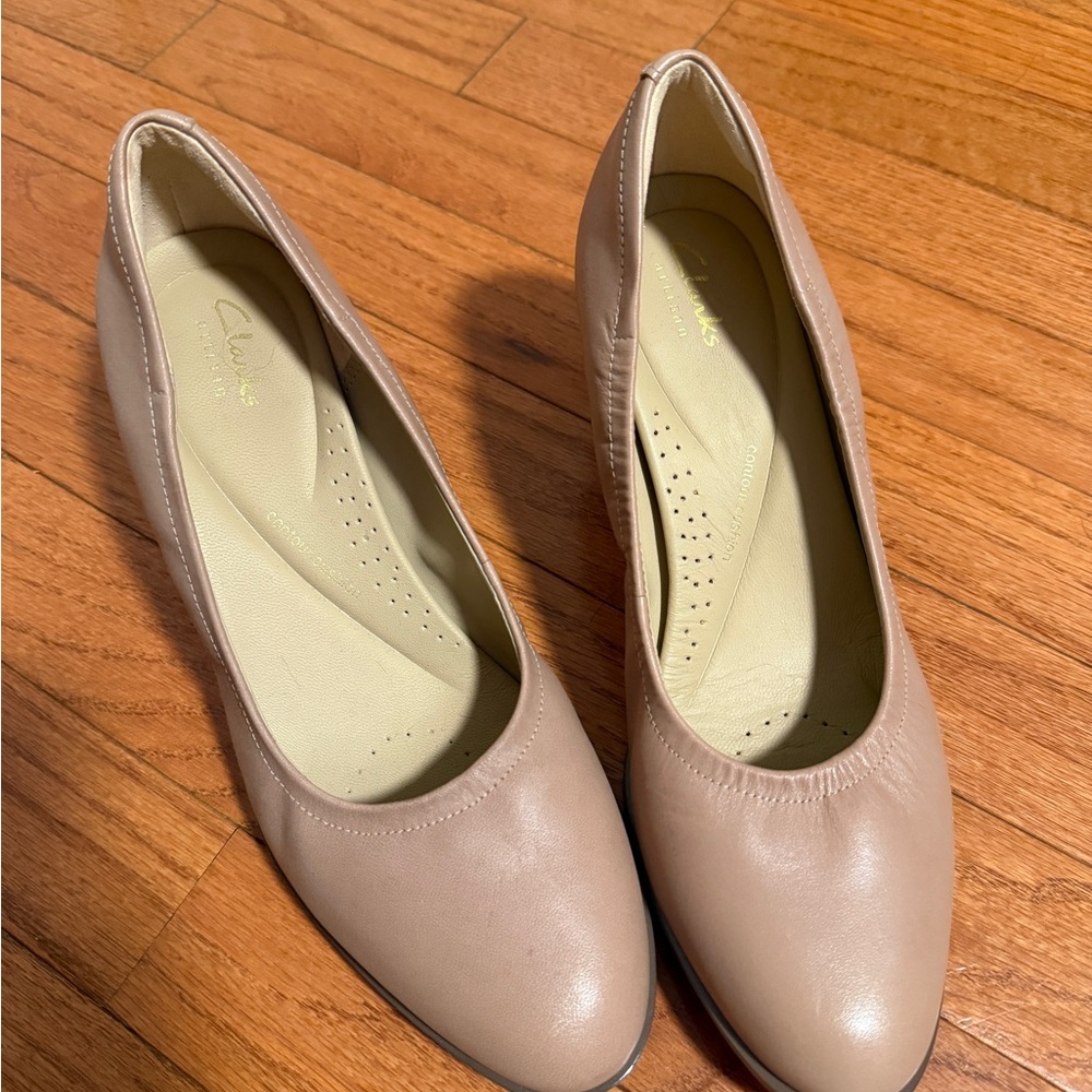 Clarks Women's Beige Comfort Chunky Heels